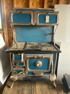 lot 74 image: Antique Range with side water Reservoir 119cr. Blue Chome