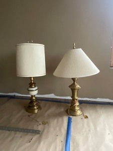 lot 86 image: 4 - Lamps