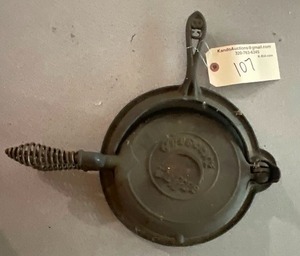 lot 107 image: Antique Cast Iron Waffle Maker