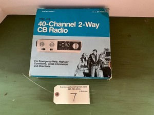 lot 7 image: 2 - Way CB Radio, 40 Channel