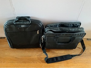 lot 19 image: 2 Bags