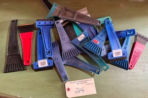 lot 24 image: Ice Scraper Lot