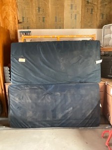 lot 35 image: 2 - Foam pads  mattress for Fish houseCamper