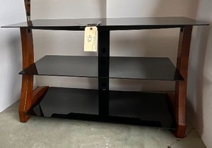 lot 43 image: Glass entertainment stand