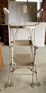 lot 66 image: Antique Metal Shoeshine chair 53 tall