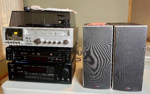 lot 115 image: Stereo Components  - Pansonic Compact Stereo SE-2519, Sony Compact Disc Recorder RCD-W500C, Onkyo Audio Video Contol Center TX8511 and Pair Polk Audio Speakers Monitor 40 Serial AM402529457