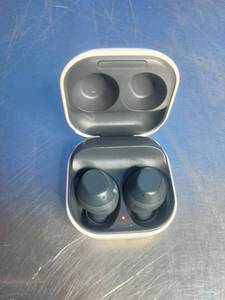 lot 83 image: Samsung Galaxy Buds FE Wireless Earbuds - Graphite