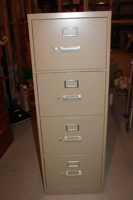lot 163 image: 4-Drawer Metal Vertical Filing Cabinet