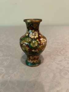 lot 362 image: Vintage Cloisonne Enamel Floral Miniature Vase