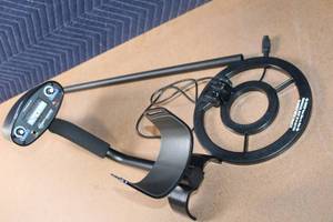 lot 417 image: Bounty Hunter Tracker IV Metal Detector
