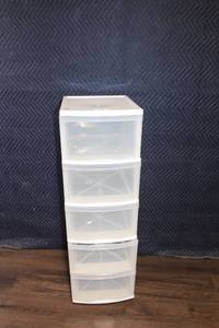 lot 424 image: Plastic 5-Drawer Storage Tower Organizer