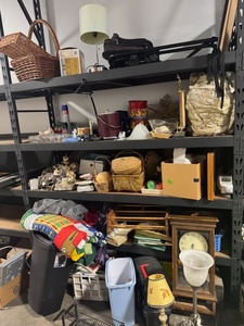 lot 439 image: Large Lot of Assorted Household Decor, Baskets, and Collectibles