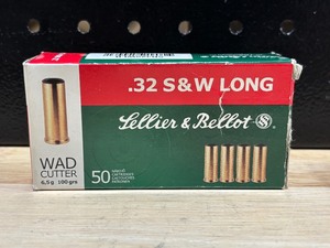 lot 32 image: Sellier & Bellot .32 Smith & Wesson Long Wad Cutter 50 Rounds