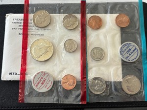 lot 34 image: 1970 P & D Mint Set
