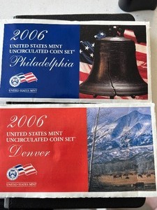 lot 40 image: 2006 P & D Mint Set