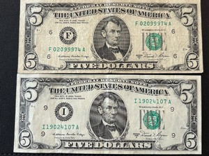 lot 80 image: 1981 A Green Seal $5 Dollar Federal Reserve Notes