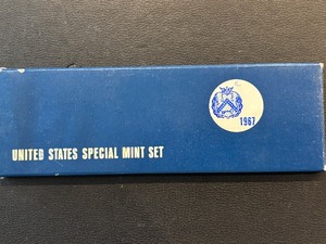 lot 123 image: 1967 Special Mint Set 40% Silver Kennedy