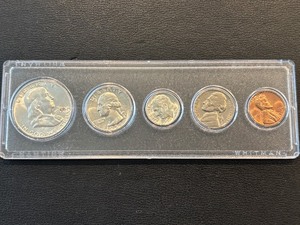 lot 124 image: 1958-D Mint Set