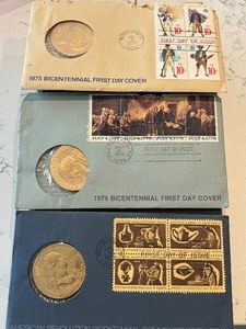 lot 136 image: Bicentennial Medallions