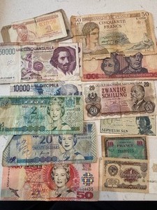 lot 141 image: Foreign Currency