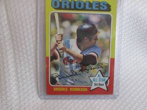 lot 142 image: 1975 Topps Brooks Robinson Card...