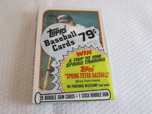 lot 166 image: 1989 Topps Cello Pack Will Clark Ca...