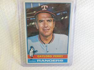 lot 234 image: 1976 Topps Gaylord Perry Card...