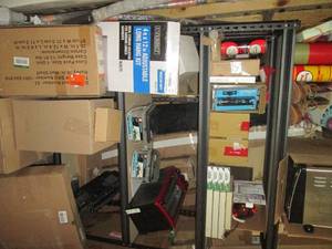 lot 257 image: Entire contents of shelf including ...