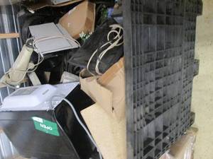 lot 266 image: Pallet lot including electrical, ho...