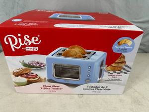 lot 40 image: New Rise by Dash Clear View Toaster