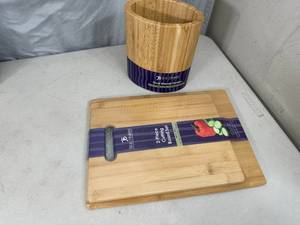 lot 48 image: New Bamboo Utensil Holder and Two Cutting Boards