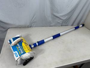 lot 57 image: New Telescoping Flow Through Hose Wash Brush