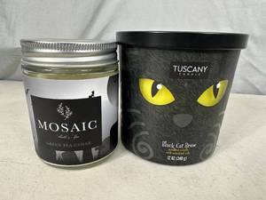 lot 60 image: 2 New Halloween Themed Candles
