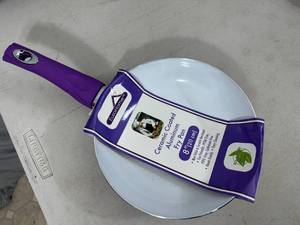 lot 63 image: New 8 inch Ceramic Coated Aluminum Non-Stick Frying Pan