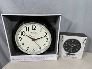lot 95 image: 2 New Clocks