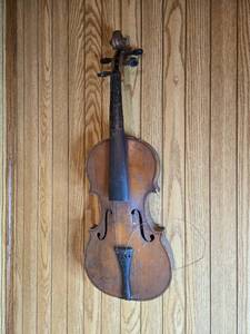 lot 90 image: Antique Wooden Violin for Restoration or Display