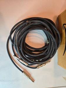 lot 98 image: Box of Assorted Audio and Video Cables