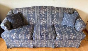 lot 115 image: Traditional Floral Upholstered Sofa with Two Cushions, 76in Wide