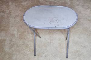 lot 137 image: Folding Metal TV Tray Table with Oval Top
