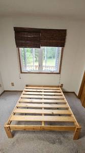 lot 141 image: Wooden Full Size Bed Frame 76x55 Inches