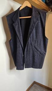 lot 161 image: Collection of Mens Outdoor Vests Woolrich Of the Earth Avalanche Size L