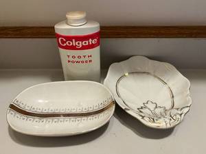 lot 195 image: Vintage Colgate Tooth Powder Tin with 2 Porcelain Soap Dishes