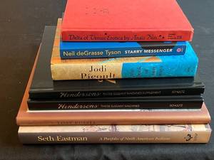 lot 200 image: Collection of Art, Literature, and Architecture Books