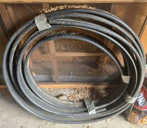 lot 324 image: Heavy Duty Industrial Rubber Hose Coil