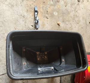 lot 329 image: Agri-Fab 125 Broadcast Spreader with Tow Hitch