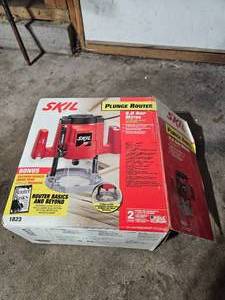 NEW Skil Plunge Router - Open-Box