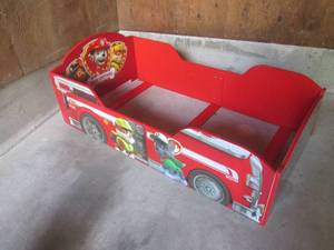 lot 6 image: (UD2) Paw Patrol Toddler Bed Frame ...