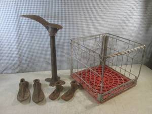 lot 41 image: (A-2) Antique Cast Iron Cobblers Sh...