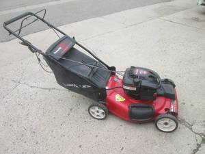 (UD2) Poulan Pro XT 22" Self Propel...