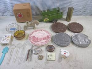 lot 63 image: (BS) Assorted Vintage Smalls Etc...